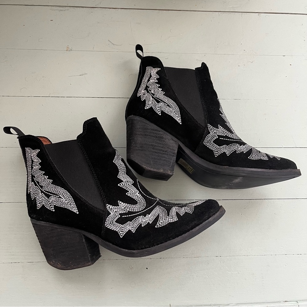 Jeffrey Campbell x Free People Frontier Stitch Ankle Cowboy boot suede black